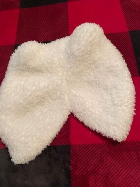 Temu White Fuzzy Bow Scarf